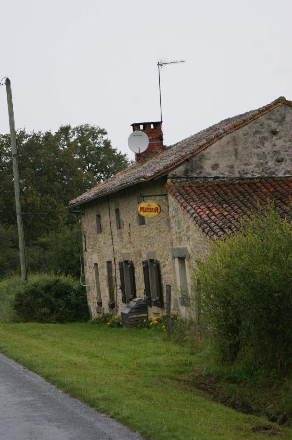 Chez Gondat Chambre D'Hotes Saint-Martial-sur-Isop エクステリア 写真